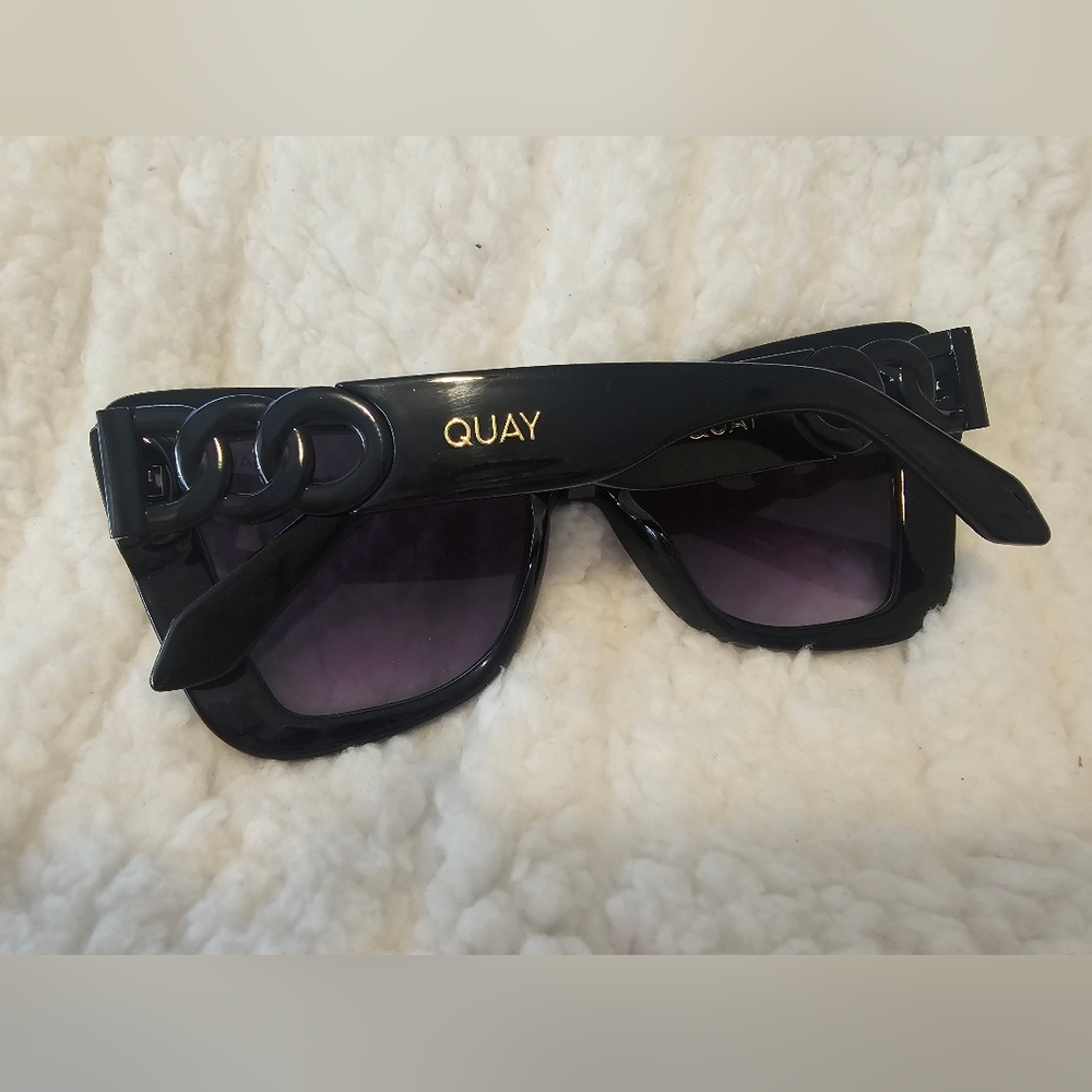 Quay Australia Chain Reaction Black Sunglasses - Picture 2 of 8